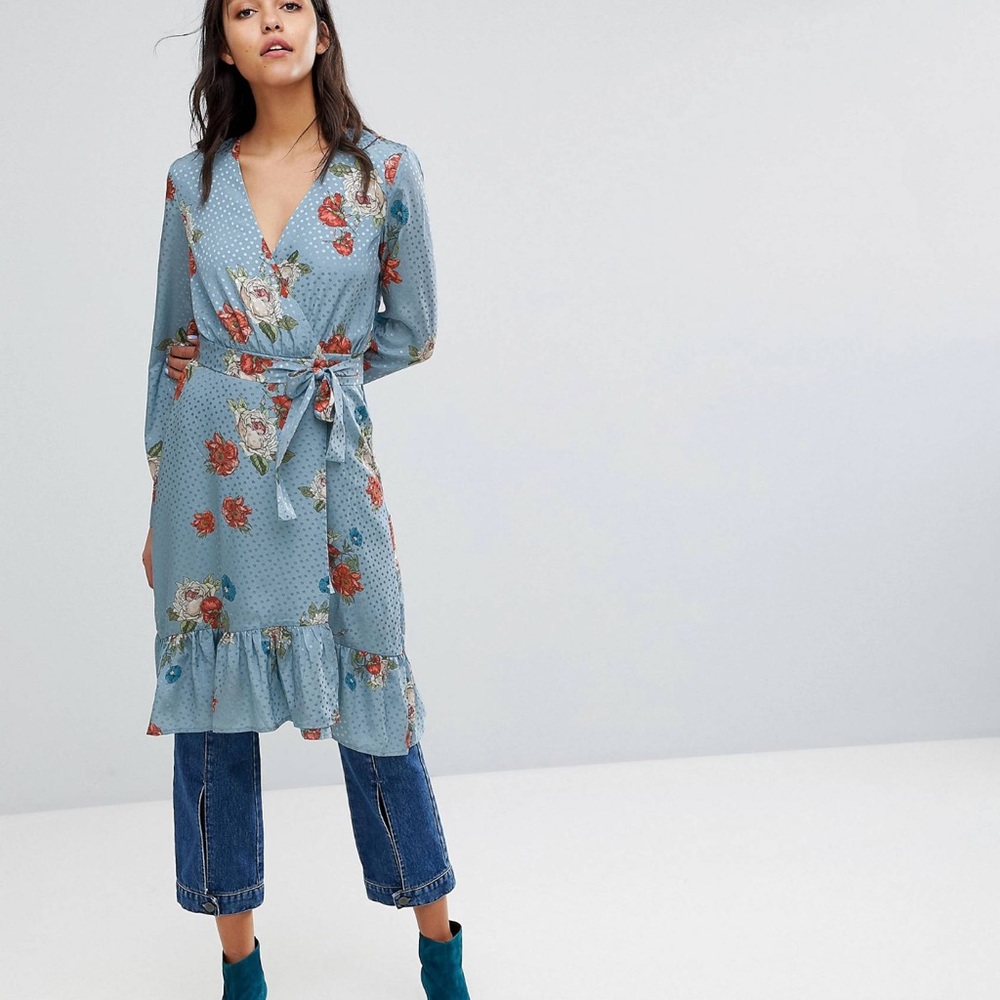 GESTAZ floral printed wrap dress in Blue Size: US 6 EU 38